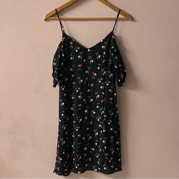 Shades of Blonde Black Cherry Print Cold-Shoulder Mini Dress Size S NWT - Picture 9 of 12